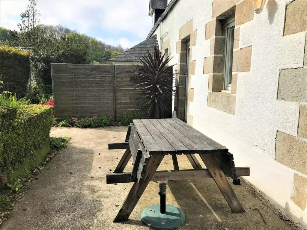 Fotografia z galérie ubytovania Maison spacieuse avec jardin clos à 550m de la plage à Perros-Guirec - FR-1-368-349 v destinácii Perros-Guirec