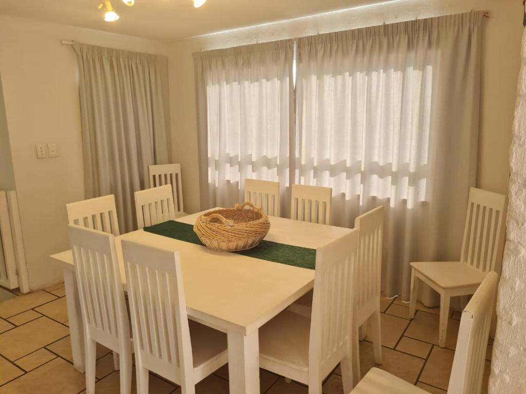 Hennie's House - Image 11