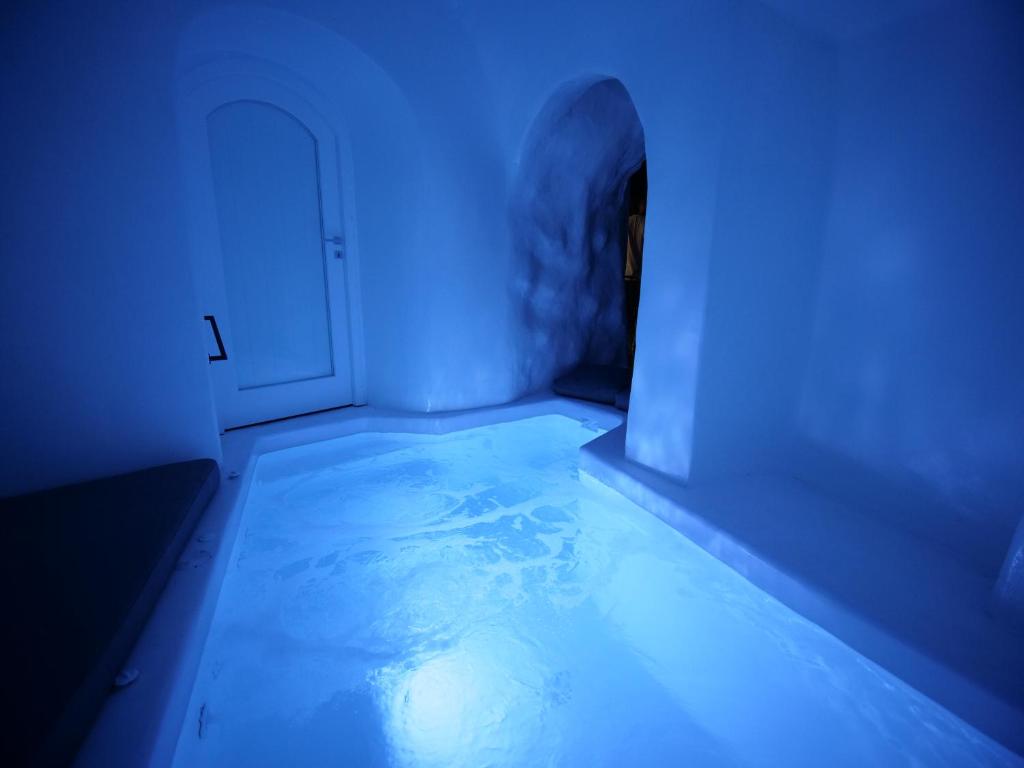 Fotografie z fotogalerie ubytování Oinos Luxury Suites Caldera v destinaci Oia