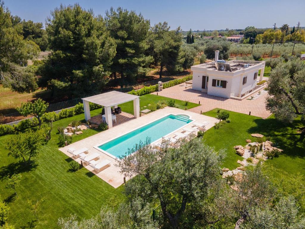 Basen w obiekcie Villa La Seta by Perle di Puglia lub w pobliżu