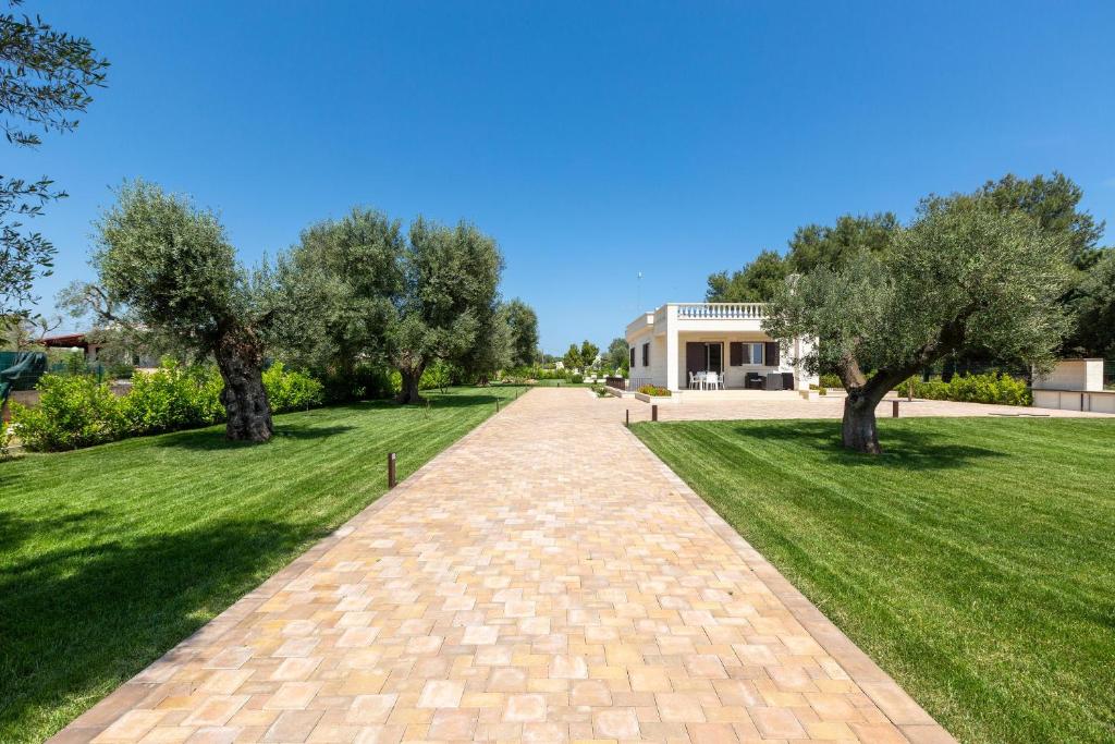 Ogród w obiekcie Villa La Seta by Perle di Puglia