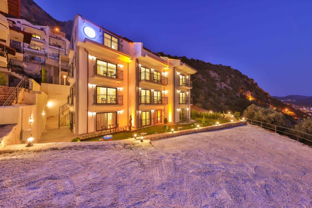 Nespecifikovaný výhled na hory nebo výhled na hory při pohledu z aparthotelu