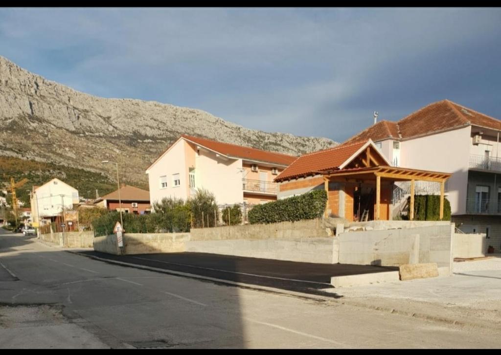 Nespecifikovaný výhled na hory nebo výhled na hory při pohledu z apartmánu