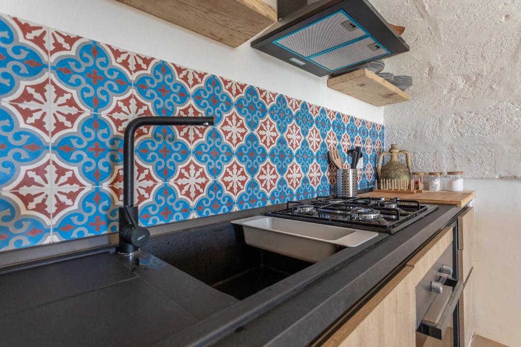 A kitchen or kitchenette at Dimora la Pinta ‘700