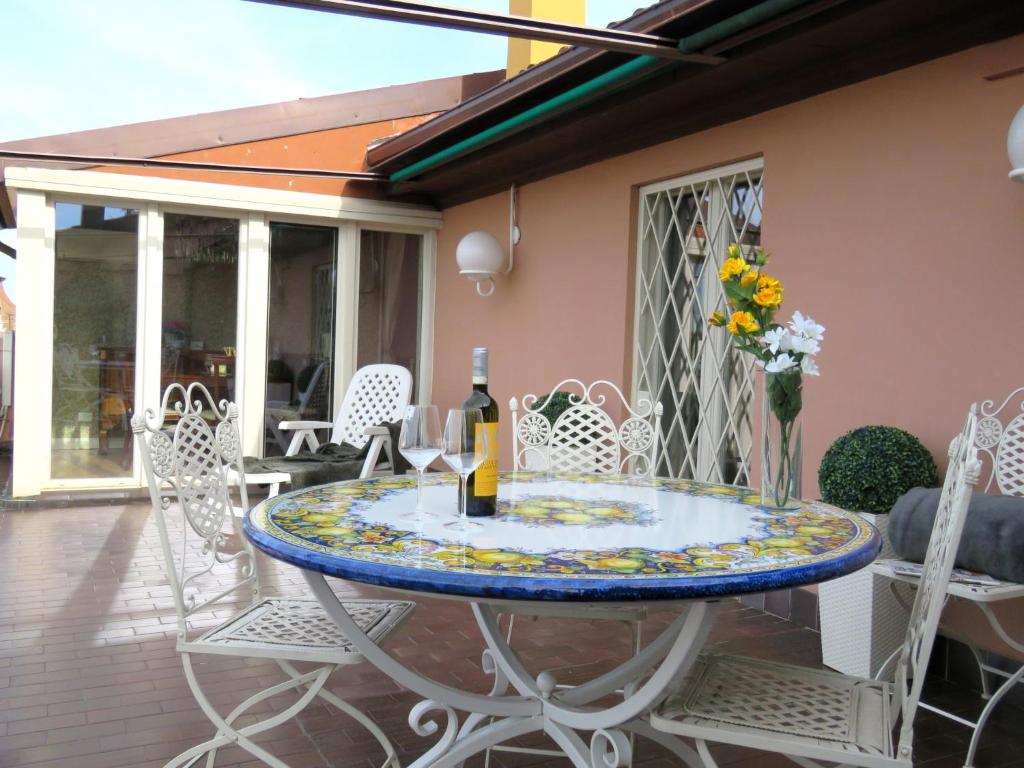 Nápoje v ubytovaní Montegrappa Apartment