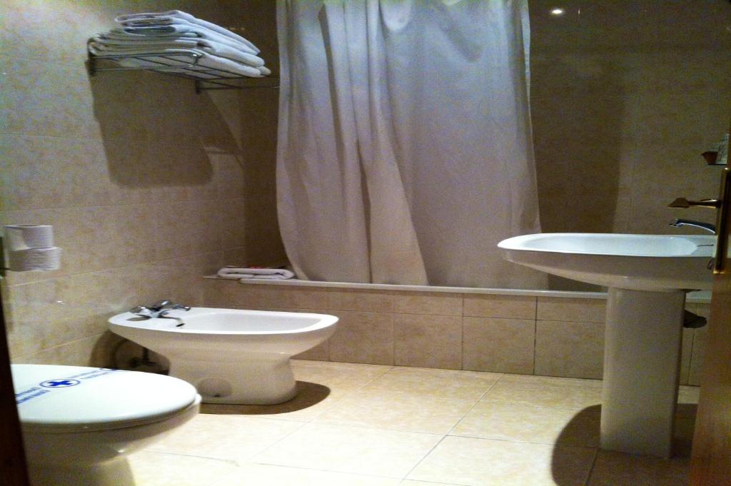 Hostal León - Triple Room