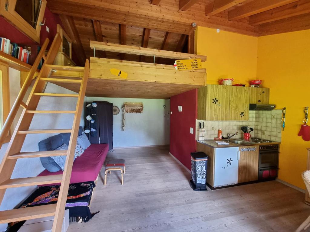 Kuchyň nebo kuchyňský kout v ubytování Cute attic apartment in the heart of the mountains