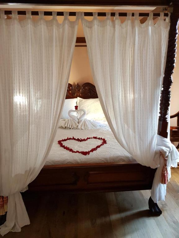 A bed or beds in a room at el calero