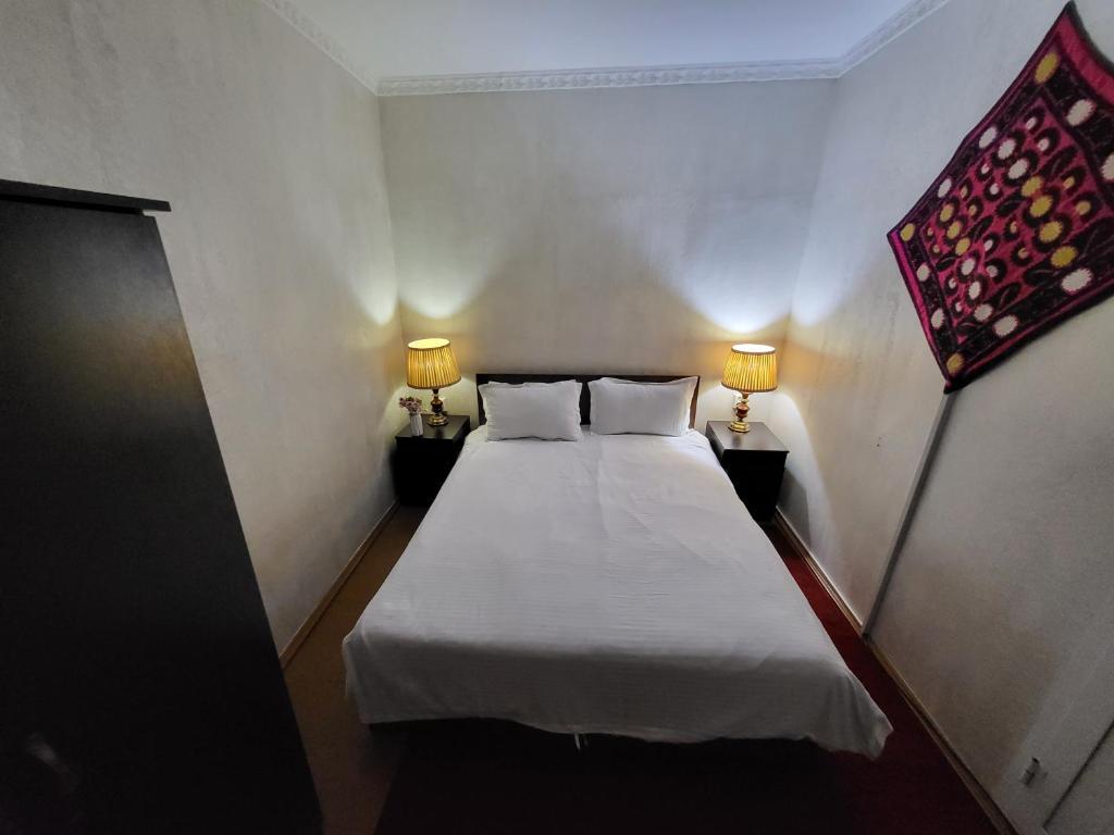Hotel Registon Zargaron - Double Room