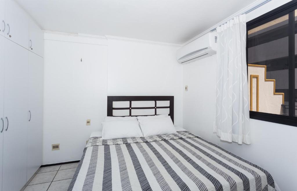  Azul Flat