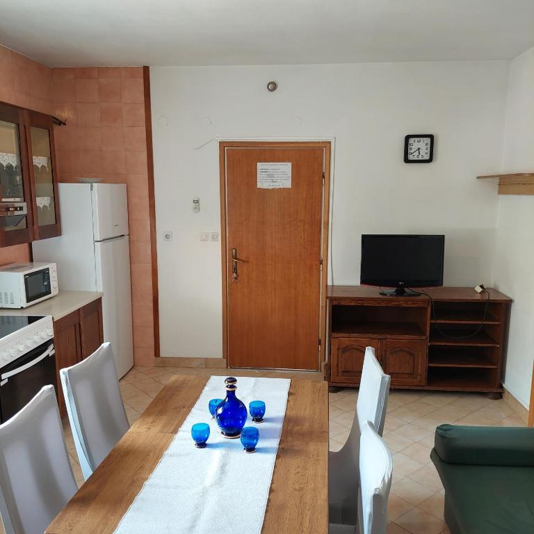 Kuchyňa alebo kuchynka v ubytovaní Apartmani Origo