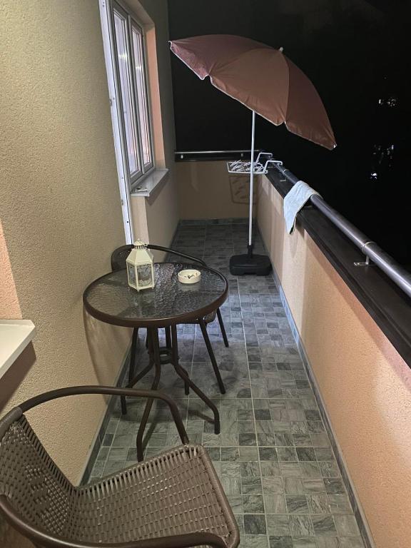 Balkón nebo terasa v ubytování Apartmani Bambi Sokobanja