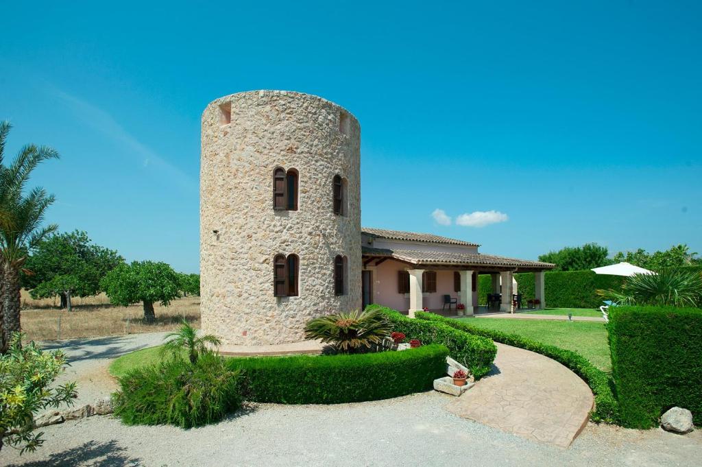 Budova, kde se vila nachází