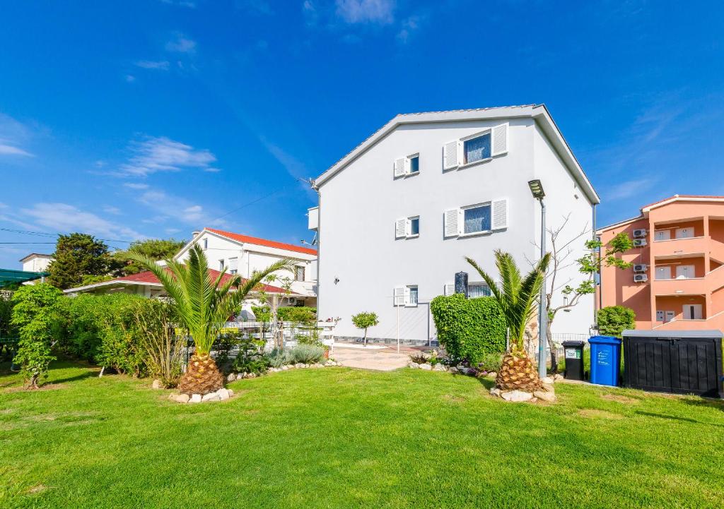 Zahrada ubytování Apartments Damir