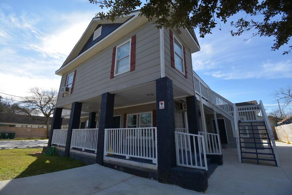 SuperValue Suite #1 @ East End Revitalized - One-Bedroom Apartment