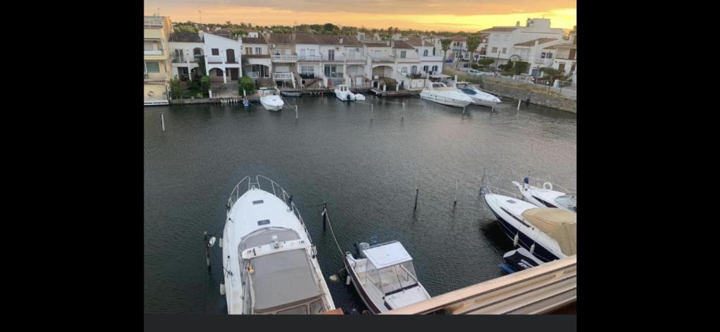 Fotografie z fotogalerie ubytování Appartement Port Alegre Empuriabrava v destinaci Empuriabrava