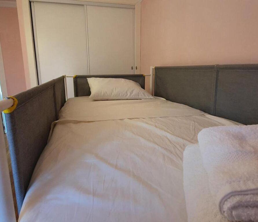 Posteľ alebo postele v izbe v ubytovaní Cosy and Modern Apartment in Fuengirola