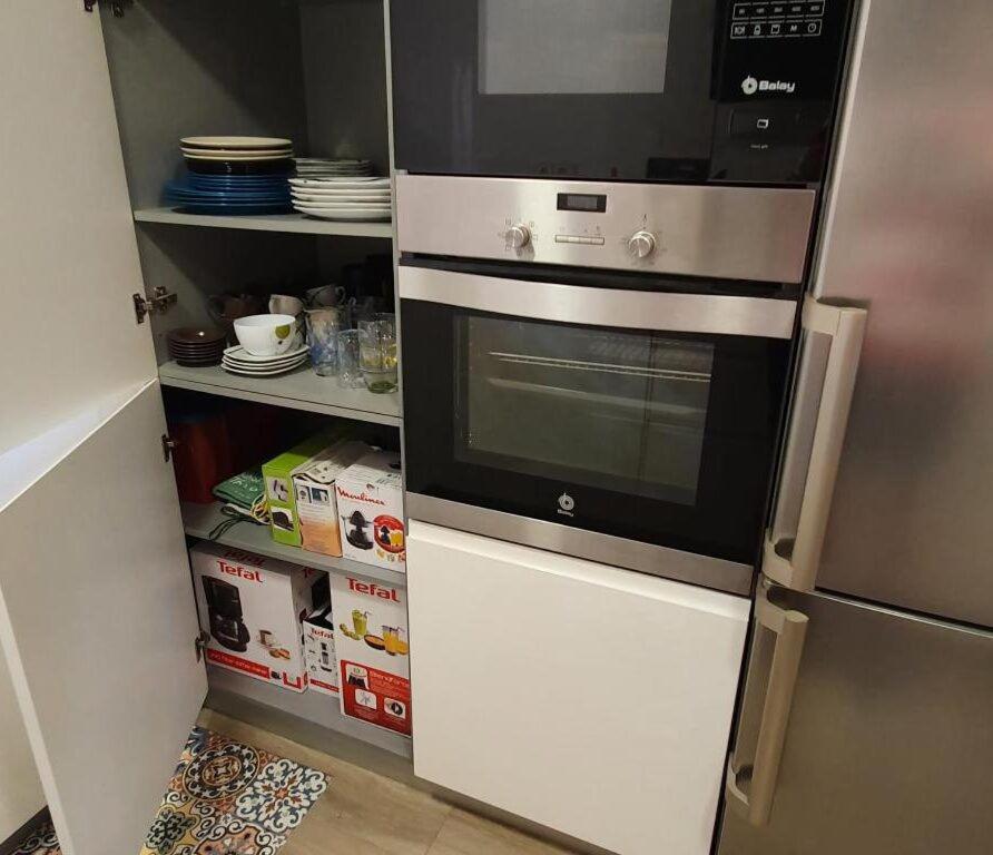 Kuchyňa alebo kuchynka v ubytovaní Cosy and Modern Apartment in Fuengirola