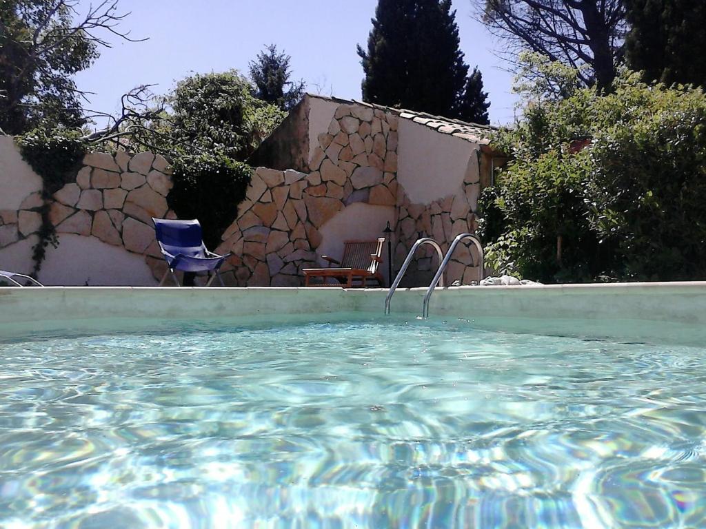 Piscine de l'établissement La Ronce ou située à proximité