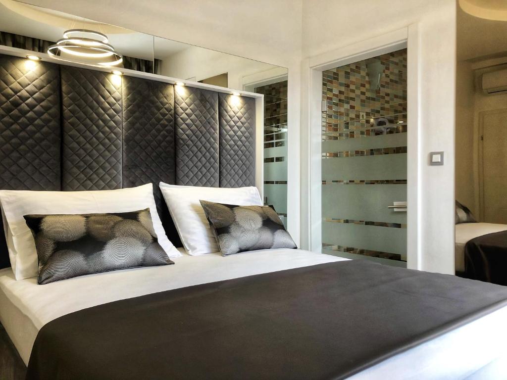 Posteľ alebo postele v izbe v ubytovaní Skypool Suite 77 with private pool