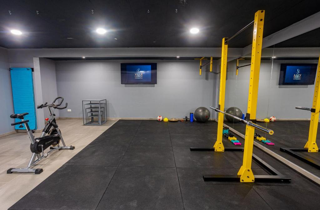 Posilňovňa alebo fitness centrum v ubytovaní Villa Lumani ** Luxury residence near Split **