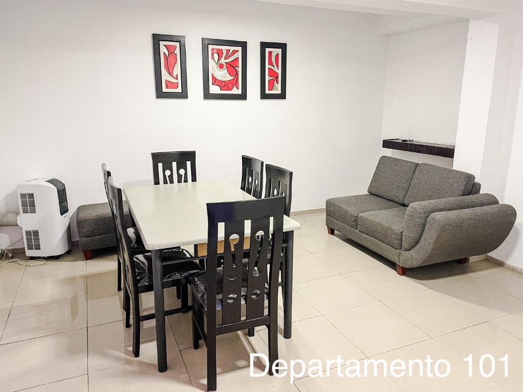 Departamento Monterrico - Apartamento De Tres Habitaciones