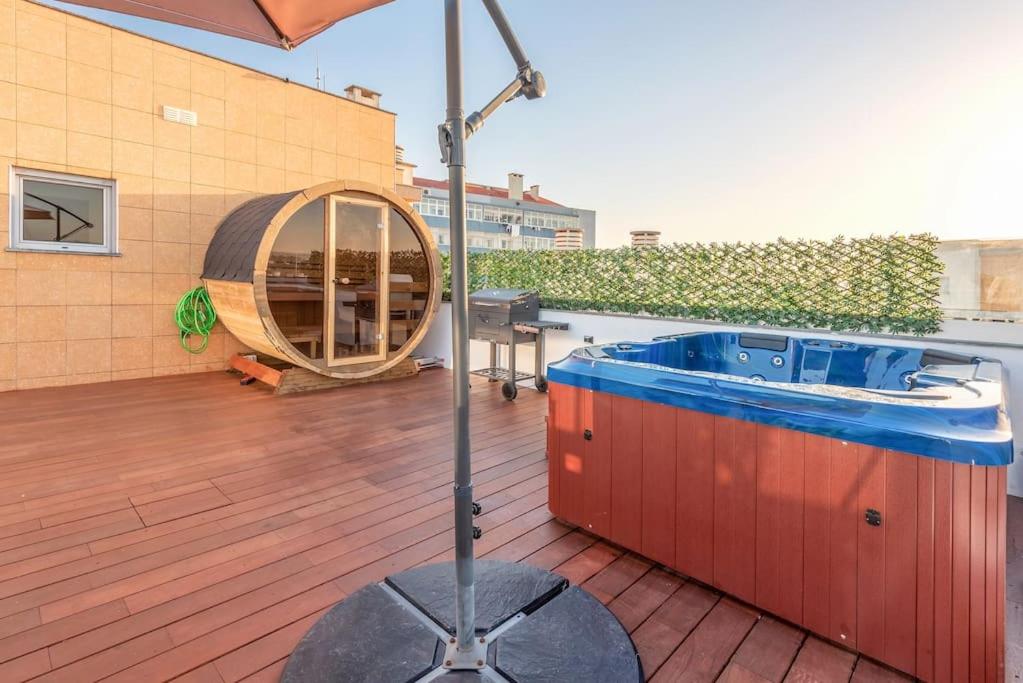 Sunny Private Rooftop Sauna & Hot Tub by BentoBox, Lisbona – Prezzi  aggiornati per il 2023