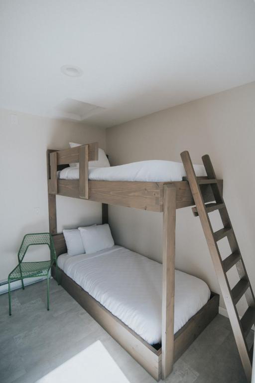 Postel nebo postele na pokoji v ubytování Meier Lake Resort