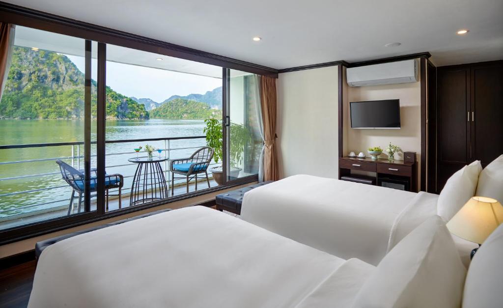 Mon Cheri Cruises - 2