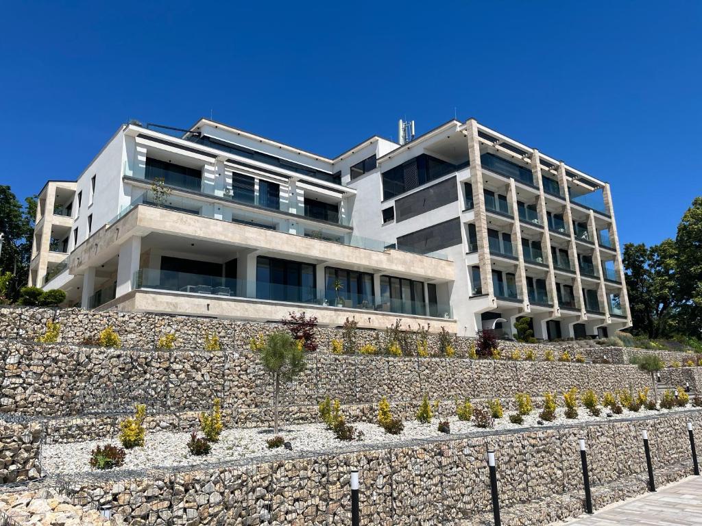 Budova, kde se apartmán nachází