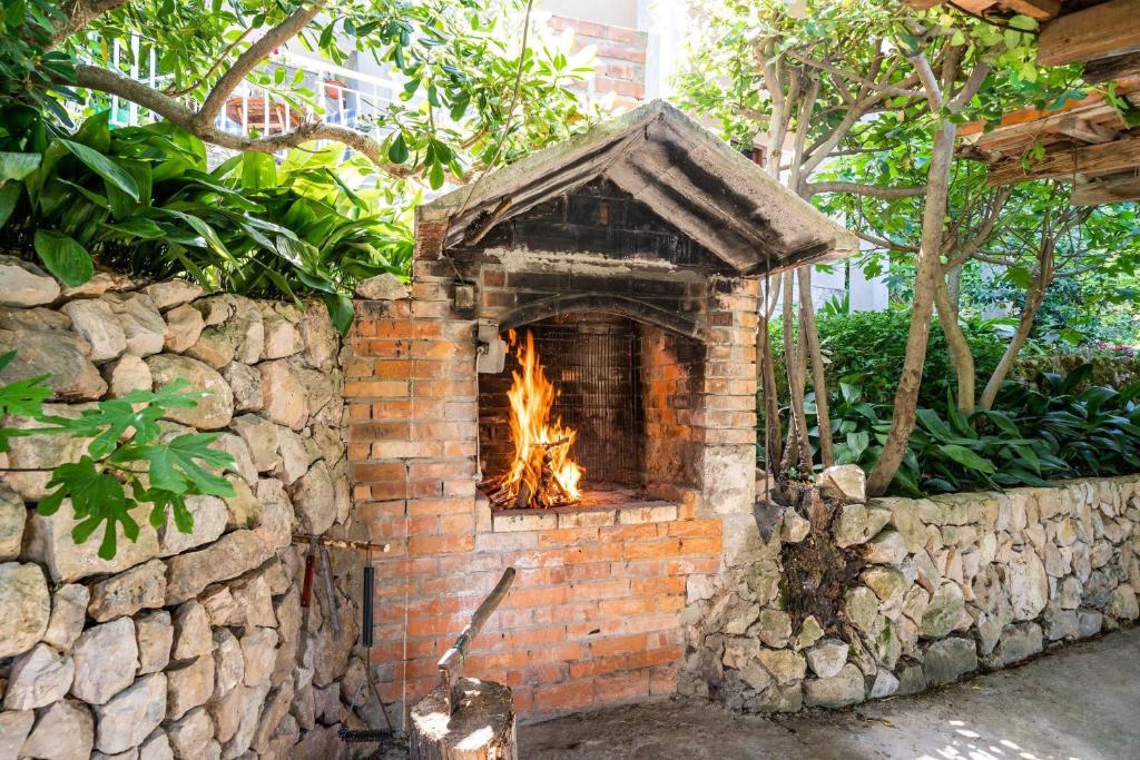 Apartments & Rooms Mara & Petrunjela - 13