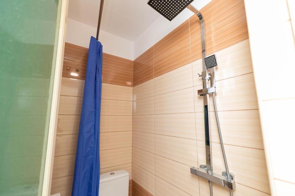 PREMIER GUEST HOUSE - Image 11