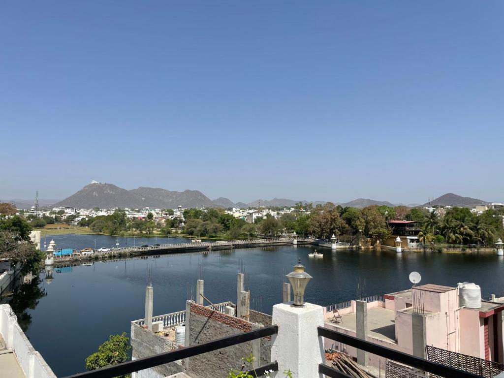 Boraj Haveli Guest House - 带湖景的双人间