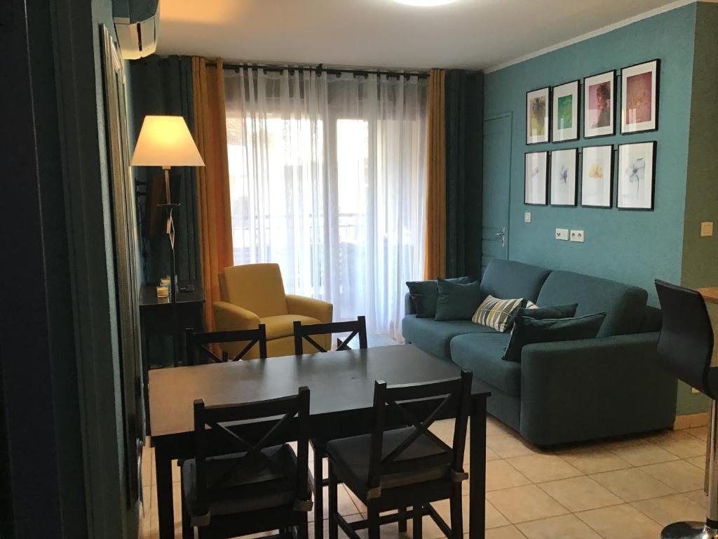 Posedenie v ubytovaní Superbe appartement à Uzès avec place de parking