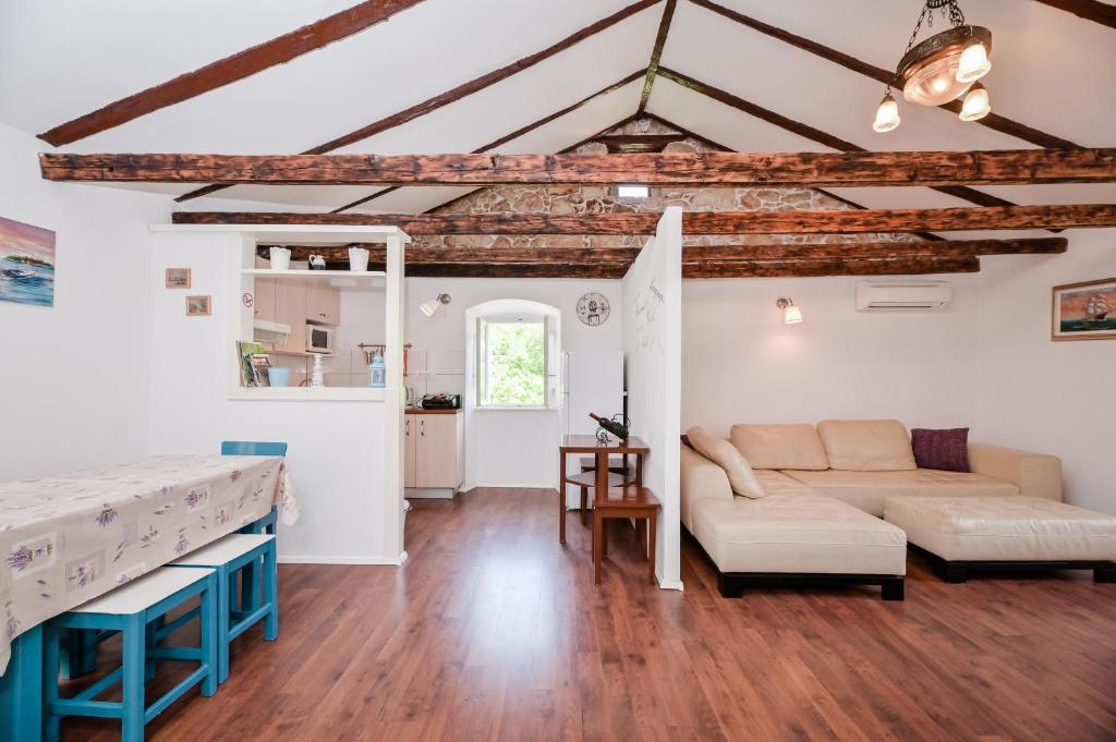 Køkken eller tekøkken på Apartment Mediterranean