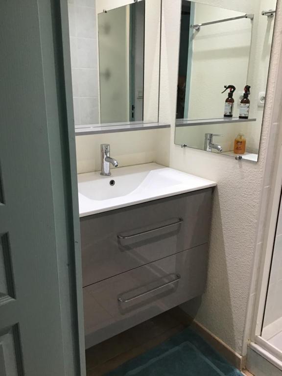 Kúpeľňa v ubytovaní Superbe appartement à Uzès avec place de parking