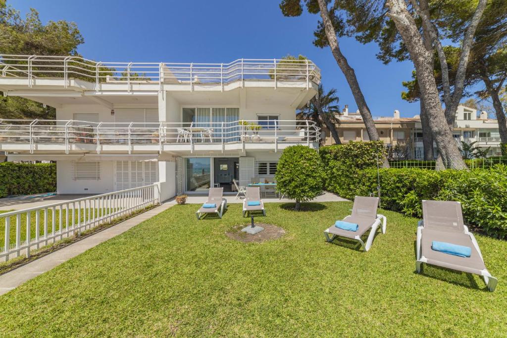 Vonkajšia záhrada v ubytovaní Apartamento Beachfront Sonrisas