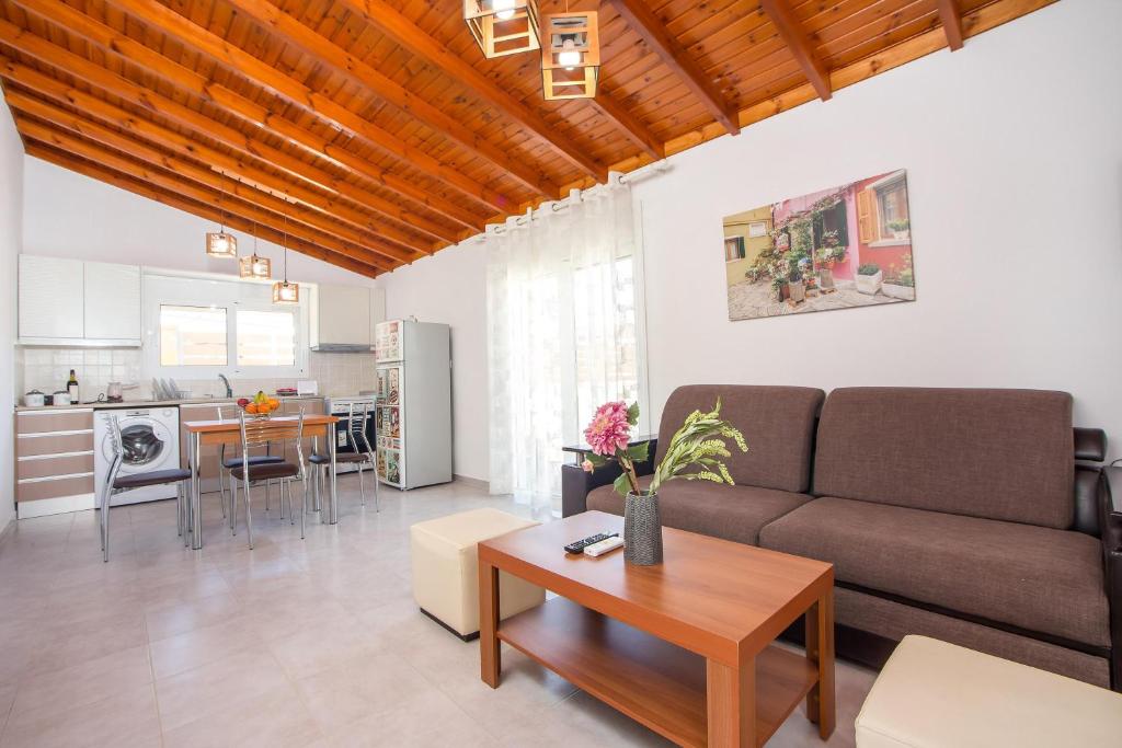 Kuchyňa alebo kuchynka v ubytovaní Platanos House