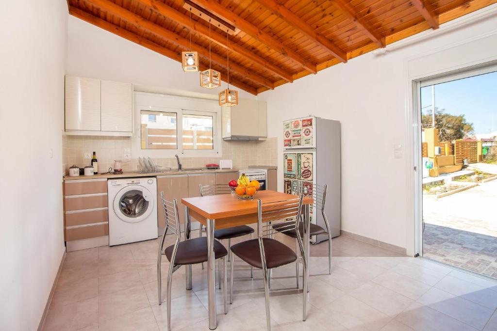 Kuchyňa alebo kuchynka v ubytovaní Platanos House