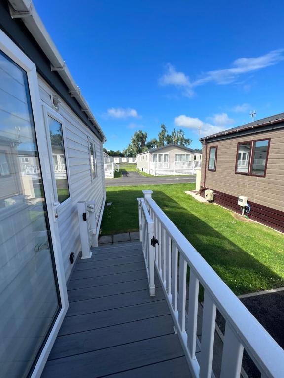 Fotografie z fotogalerie ubytování Lodge Caravan on Holiday Park v destinaci Chichester