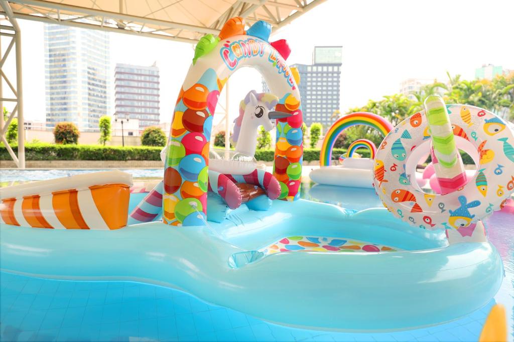 Bazén v ubytování Crowne Plaza Foshan by IHG - Canton Fair free shuttle bus nebo v jeho okolí