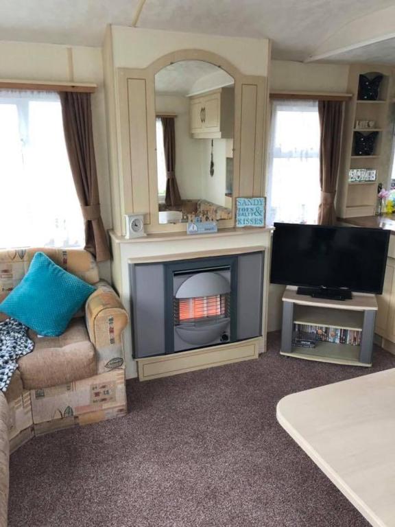 Lovely 2 bedroom static caravan Brean Somerset - 木屋