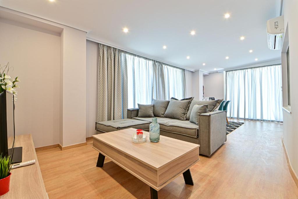 Posezení v ubytování Charming apartment with a sea view terrace (F1)