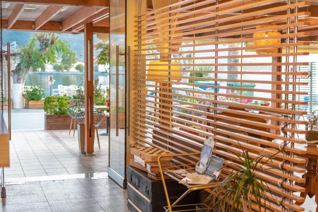 Balkón nebo terasa v ubytování Theano Hotel