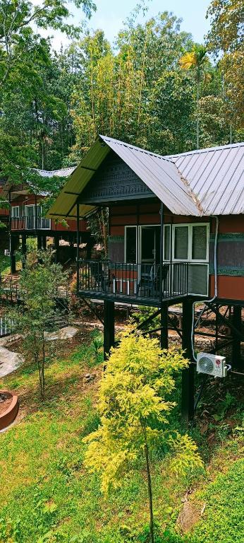 Zahrada ubytování Santhi Hill View Resort