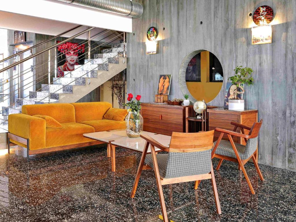 Posezení v ubytování ibis Styles Ajaccio Napoleon