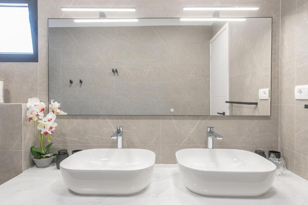 Fotografie z fotogalerie ubytování Luxury Villa Mia - Sevid v destinaci Sevid
