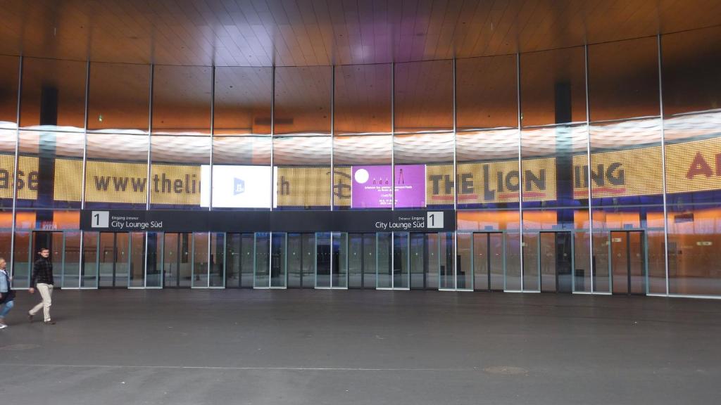 easyHotel Basel - self service and self check-in - Resim 15