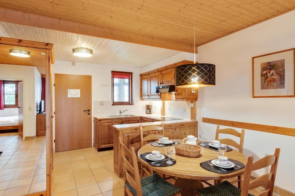 4 Jahreszeiten Destination Treffen - Two-Bedroom Apartment With Shower