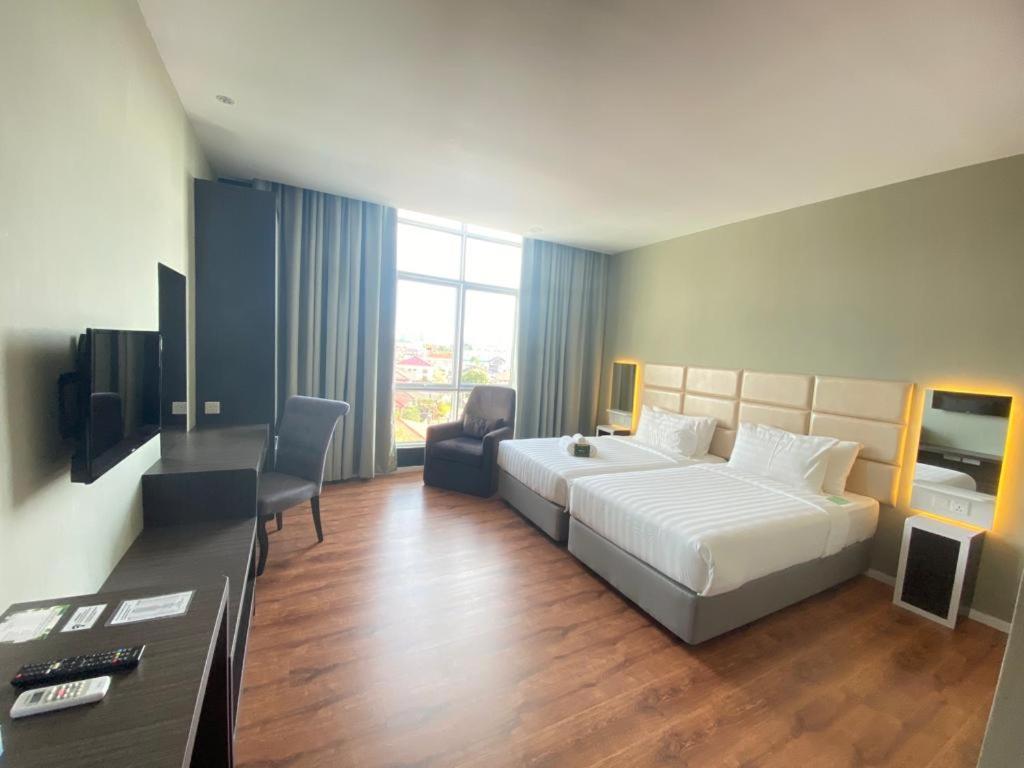 Gallery image of Stirling Suites Hotel & Serviced Apartment in Miri